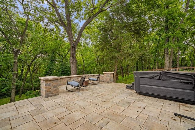 1144 NE Hunters Ridge, Lee's Summit, MO 64086