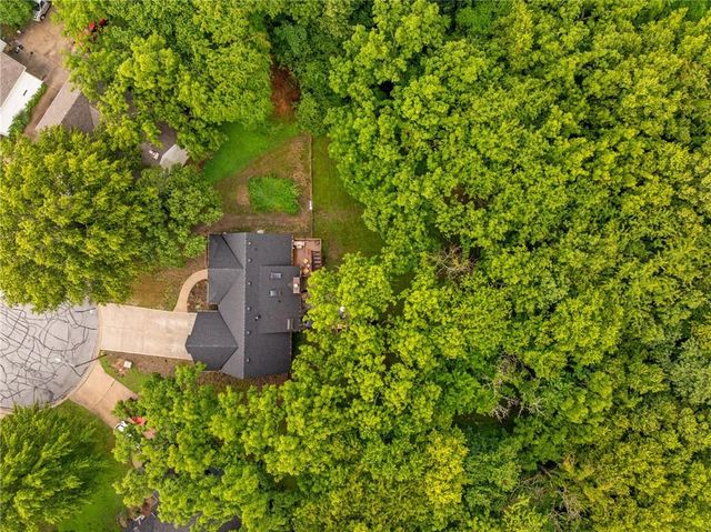 1144 NE Hunters Ridge, Lee's Summit, MO 64086