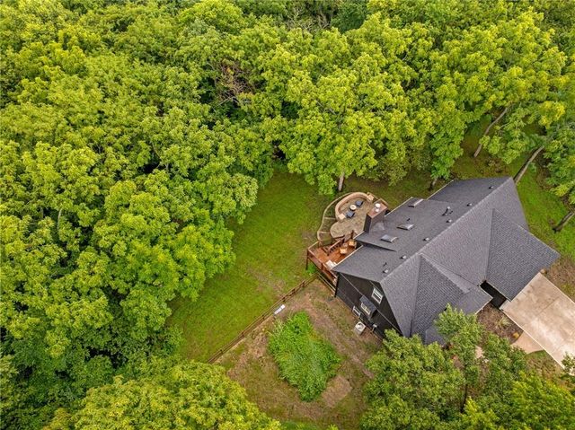 1144 NE Hunters Ridge, Lee's Summit, MO 64086