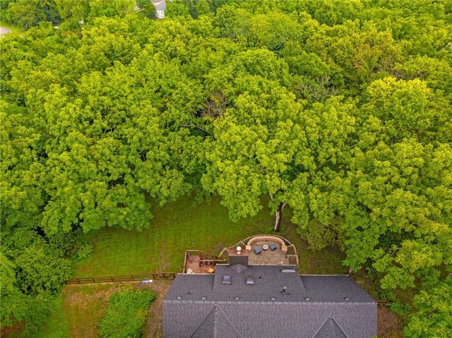 1144 NE Hunters Ridge, Lee's Summit, MO 64086