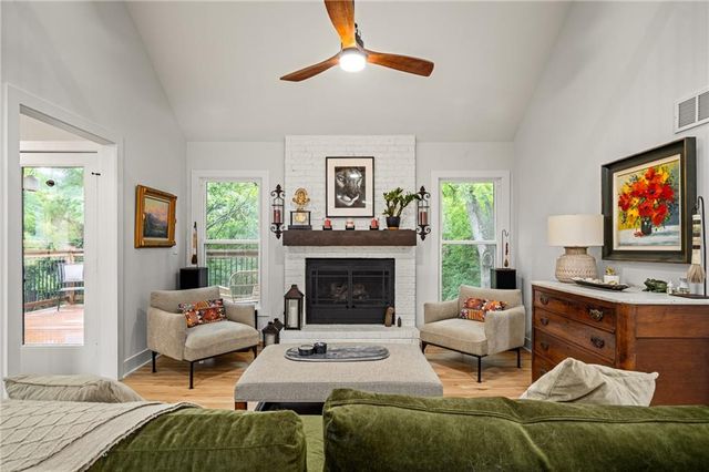 1144 NE Hunters Ridge, Lee's Summit, MO 64086