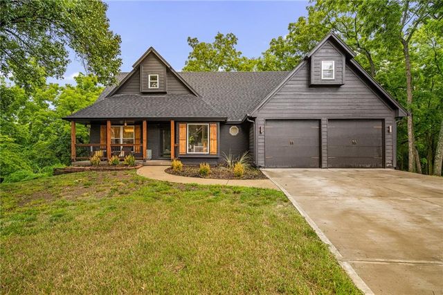 1144 NE Hunters Ridge, Lee's Summit, MO 64086