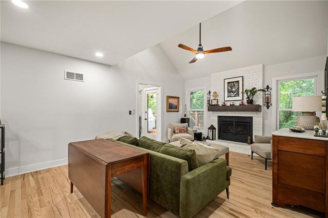 1144 NE Hunters Ridge, Lee's Summit, MO 64086