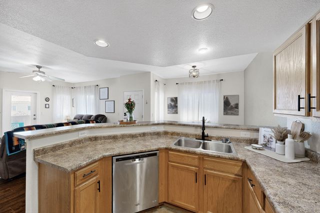 6800 Vista Del Norte Road NE 324, Albuquerque, NM 87113