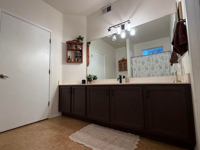 6800 Vista Del Norte Road NE 324, Albuquerque, NM 87113