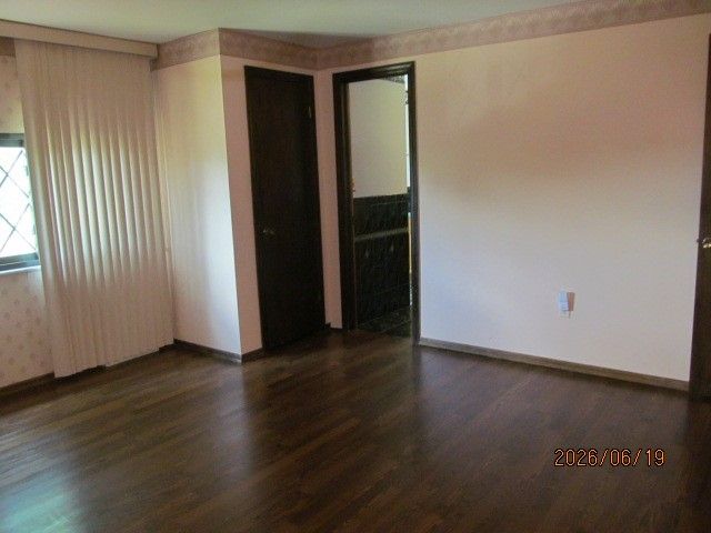 1648 Queens Dr, South Park, PA 15129