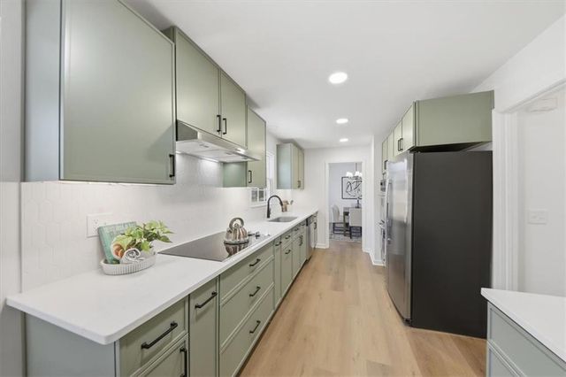 564 Deer Run SW, Lilburn, GA 30047