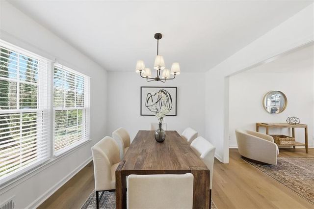 564 Deer Run SW, Lilburn, GA 30047