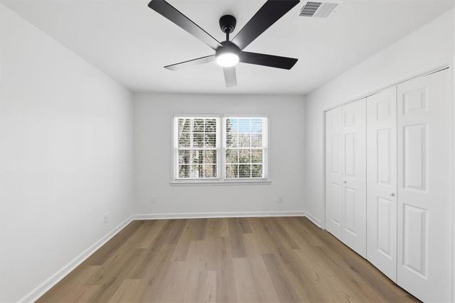 564 Deer Run SW, Lilburn, GA 30047