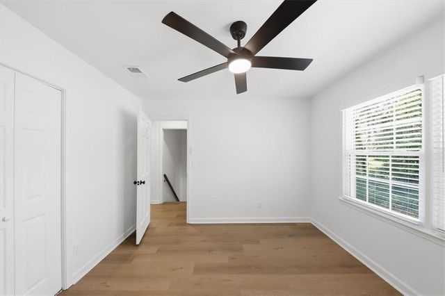 564 Deer Run SW, Lilburn, GA 30047