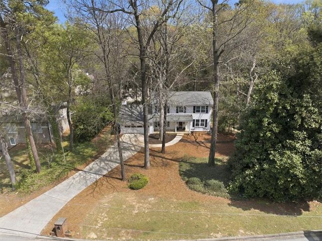 564 Deer Run SW, Lilburn, GA 30047