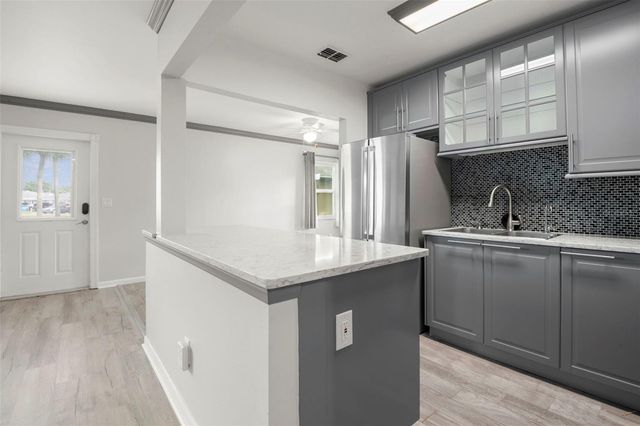 1904 CANTERBURY LANE 13, Sun City Center, FL 33573