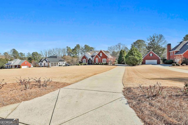 105 Lake Park Court, Sharpsburg, GA 30277