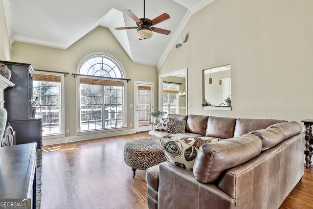 105 Lake Park Court, Sharpsburg, GA 30277