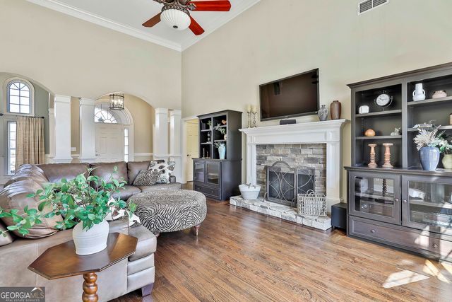 105 Lake Park Court, Sharpsburg, GA 30277