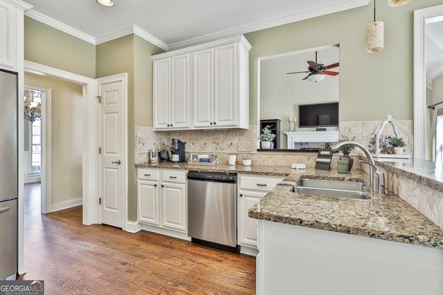 105 Lake Park Court, Sharpsburg, GA 30277