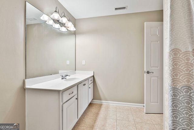 105 Lake Park Court, Sharpsburg, GA 30277