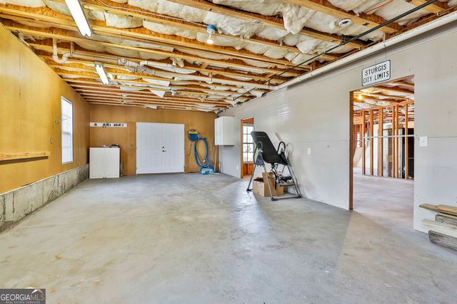 105 Lake Park Court, Sharpsburg, GA 30277