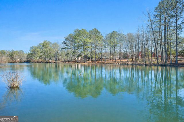 105 Lake Park Court, Sharpsburg, GA 30277