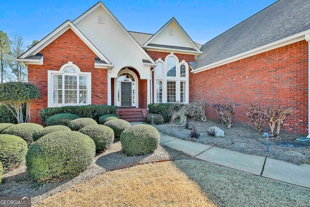 105 Lake Park Court, Sharpsburg, GA 30277