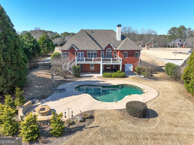 105 Lake Park Court, Sharpsburg, GA 30277