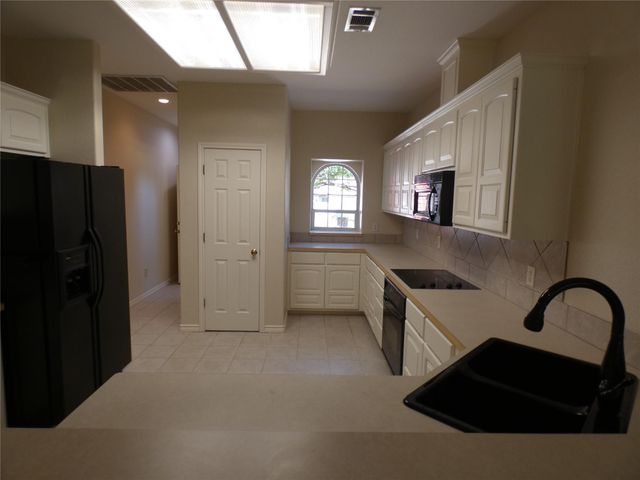 226 Muirfield ST, Marble Falls, TX 78654