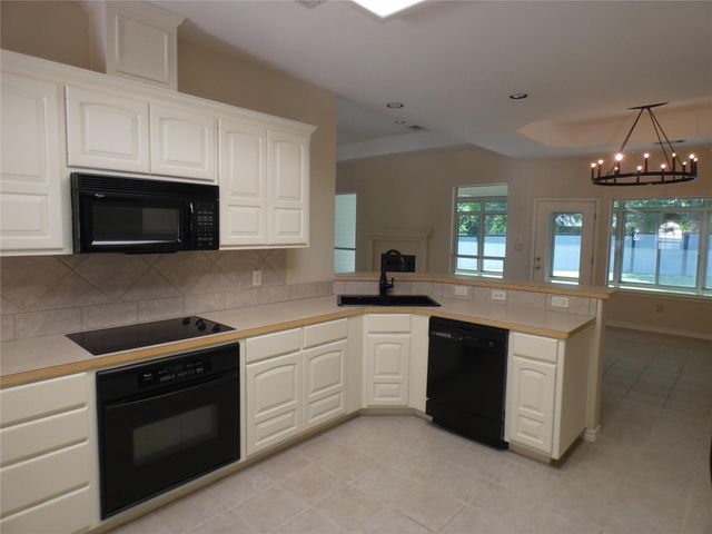 226 Muirfield ST, Marble Falls, TX 78654