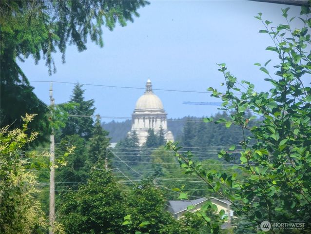 633 W Division Street, Tumwater, WA 98512