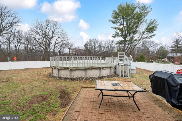 5 N LAMP POST LN, Somerdale, NJ 08083