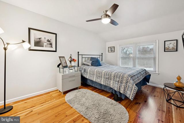 5 N LAMP POST LN, Somerdale, NJ 08083