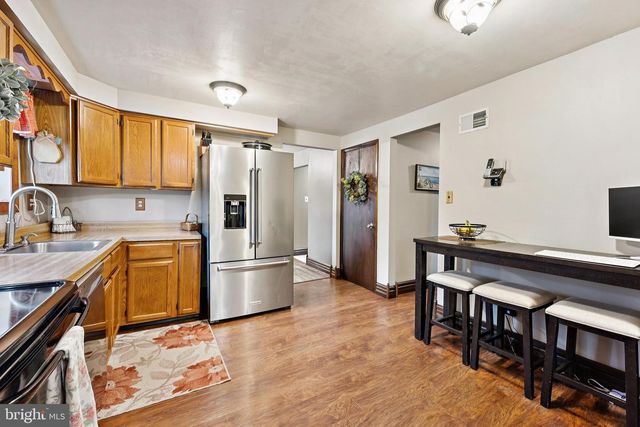 5 N LAMP POST LN, Somerdale, NJ 08083