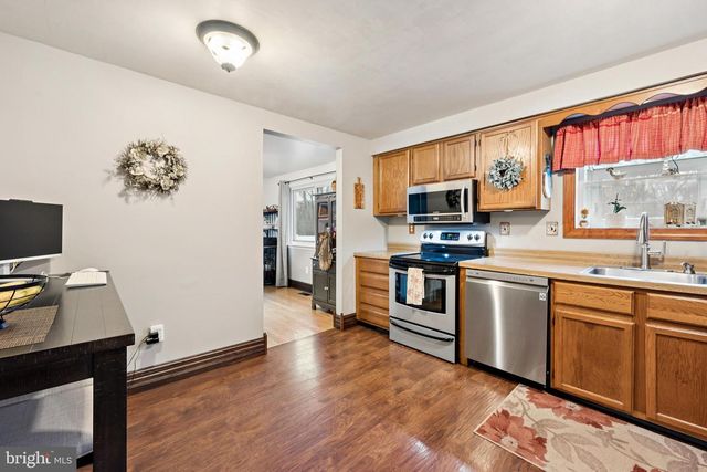 5 N LAMP POST LN, Somerdale, NJ 08083
