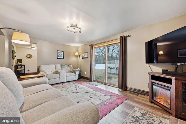5 N LAMP POST LN, Somerdale, NJ 08083