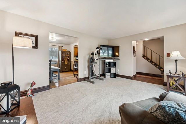 5 N LAMP POST LN, Somerdale, NJ 08083