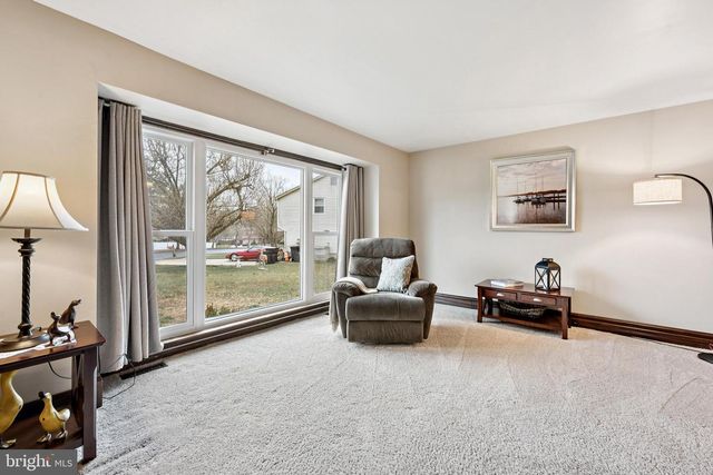 5 N LAMP POST LN, Somerdale, NJ 08083