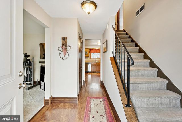 5 N LAMP POST LN, Somerdale, NJ 08083