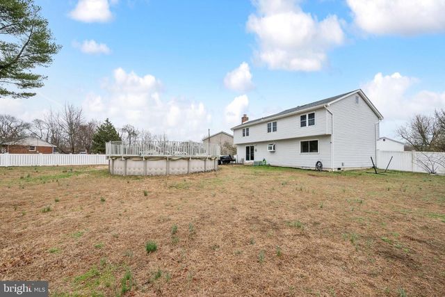 5 N LAMP POST LN, Somerdale, NJ 08083