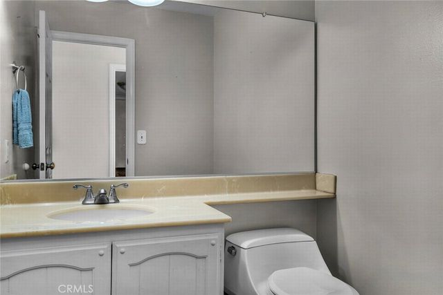 22253 Drums Court, Calabasas, CA 91302