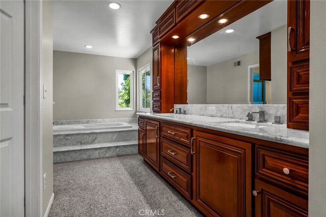 22253 Drums Court, Calabasas, CA 91302