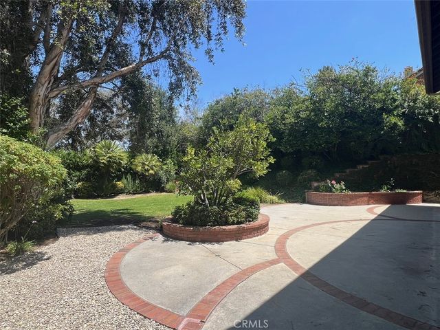 22253 Drums Court, Calabasas, CA 91302