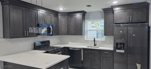337 Court St, Elizabeth City, NJ 07206