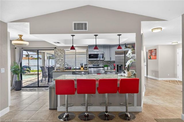 402 SW 37th LN, Cape Coral, FL 33914