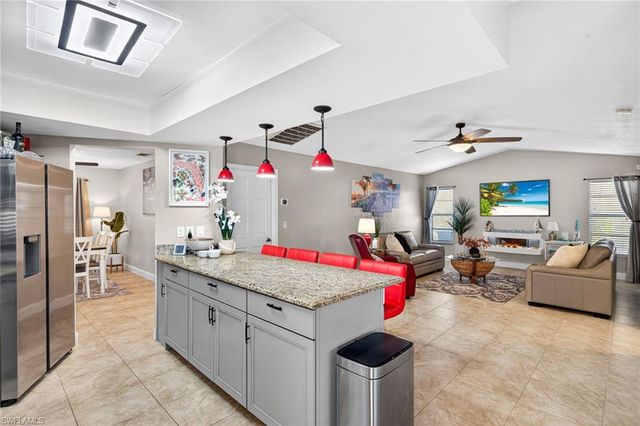 402 SW 37th LN, Cape Coral, FL 33914