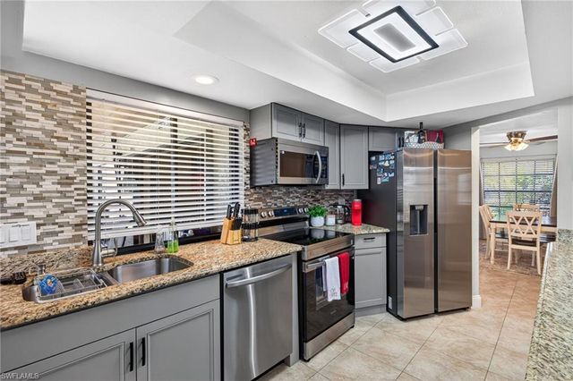 402 SW 37th LN, Cape Coral, FL 33914