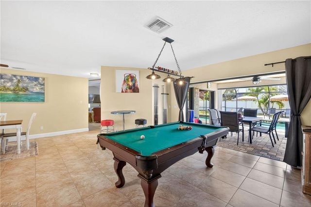 402 SW 37th LN, Cape Coral, FL 33914