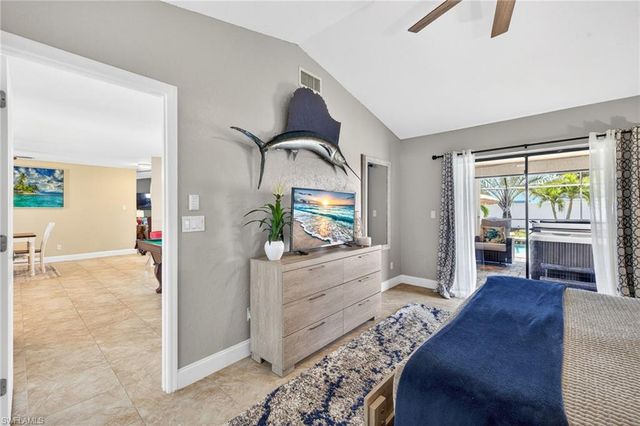 402 SW 37th LN, Cape Coral, FL 33914