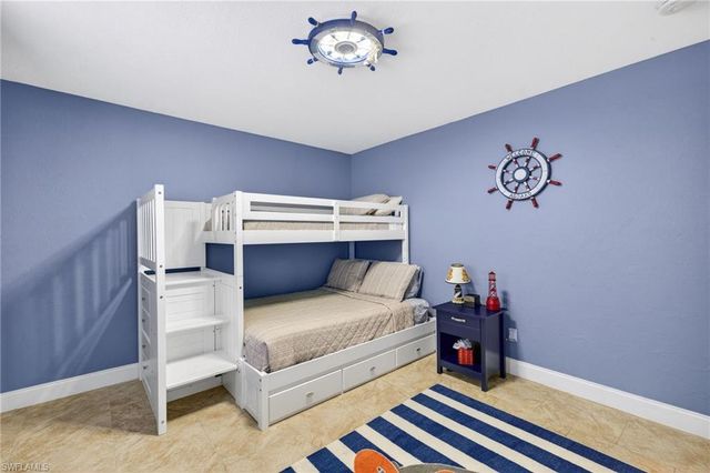 402 SW 37th LN, Cape Coral, FL 33914