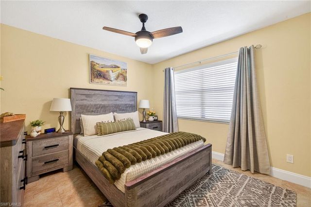 402 SW 37th LN, Cape Coral, FL 33914