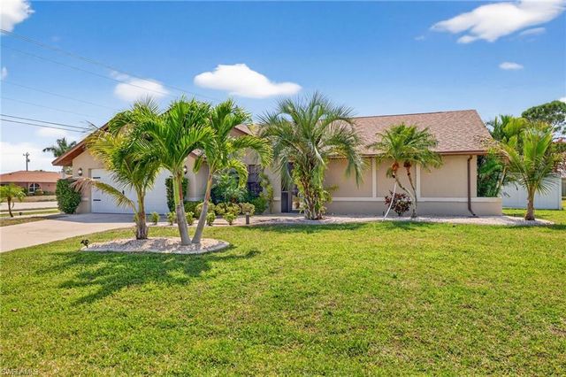 402 SW 37th LN, Cape Coral, FL 33914