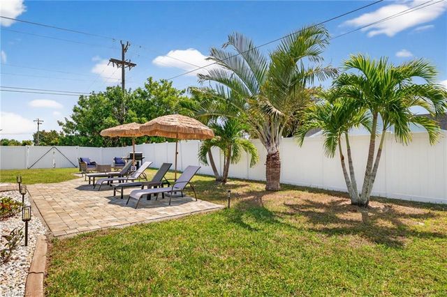 402 SW 37th LN, Cape Coral, FL 33914